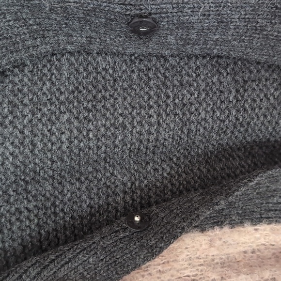 AG by Aquagirl Charcoal Grey Pale Pink Snap Front Cardigan Size Medium - Picture 3 of 4